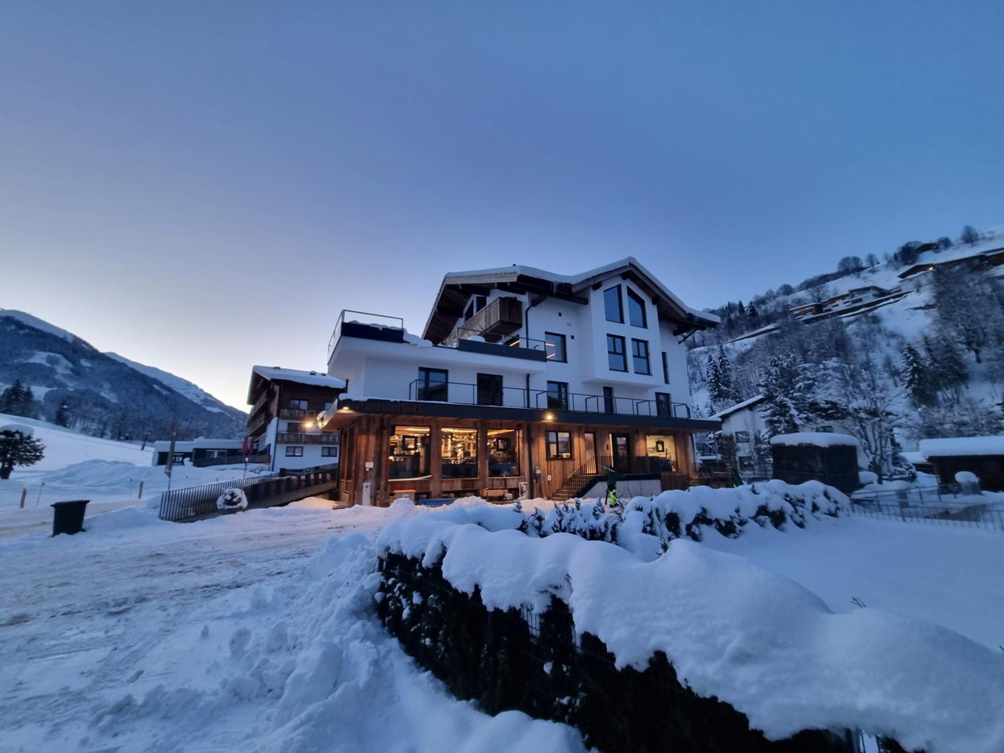 Skill Mountain Lodge - Ski Und Bike Hostel Im Sommer Mit Joker Card Saalbach-Hinterglemm Exterior photo